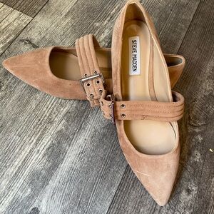Steve Madden Tan Flats with Pointed Toe and Strap
